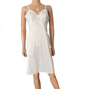 Vintage Van Raalte 60’s Elegant White Slip Dress